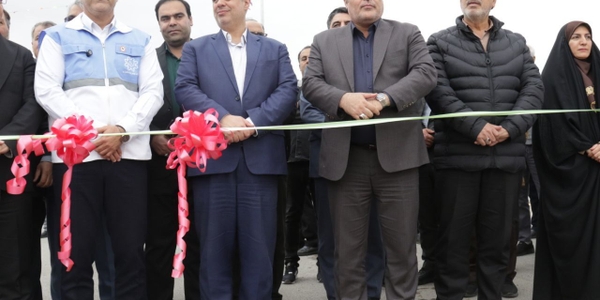 گزارش تصویری از  حضور دکتر مهدی زندیه‌وکیلی استاندار مرکزی در شهرستان ساوه به مناسبت ایام الله دهه فجر