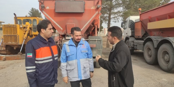 آمادگی کامل عوامل امدادی و تجهیزات زمستانی راهداری زرندیه بررسی شد