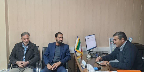 🔻دیدار اعضای شورای اسلامی روستای خاتم‌آباد با فرماندار در خصوص مشکلات آنتن‌دهی تلفن همراه