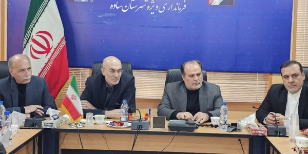 نشست معاون امور اقتصادی استانداری مرکزی و فرماندار ویژه ساوه با تولیدکنندگان مرغ و تخم‌مرغ