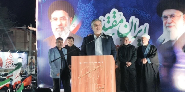 استاندار مرکزی:
حضور مردم، عامل تقویت مسیر دفاع از منافع کشور است