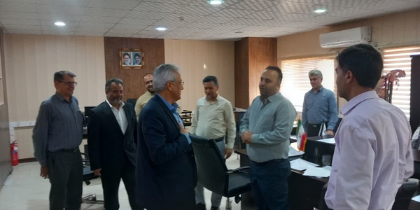 بازدید سرزده فرماندار زرندیه از اداره تأمین اجتماعی شهرستان