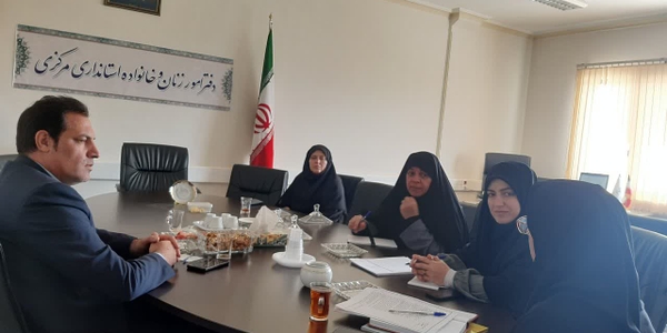 جلسه کمیته های تخصصی ستاد جمعیت استان به ریاست مفتح زاده مدیرکل امور زنان و خانواده استان باحضور مسئولین   کمیته های اقصادی،بهداشت وسلامت،فرهنگی واجتماعی تشکیل شد و در این جلسه به بررسی نقاط قوت و ضعف ارتقا نقاط قوت و برطرف کردن نقاط ضعف اقدامات گذشته و اقدامات ابتکاری کمیته هابرای حل مشکل جمعیت پرداخته شد  .