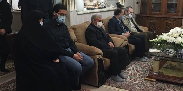 استاندار مرکزی با خانواده مرحوم مجید عسگری دیدار کرد
