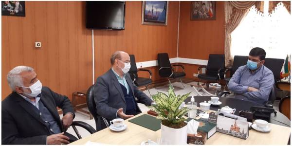 رئیس ستادبازسازی عتبات عالیات شهرستان اراک به همراه مسئول جذب ستاد، ملاقاتی با  مهندس هادی فرماندار شهرستان اراک دیدار و گفتگو کرد