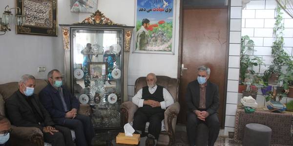 استاندار با خانواده شهید سید علی میر حسینی دیدار کرد