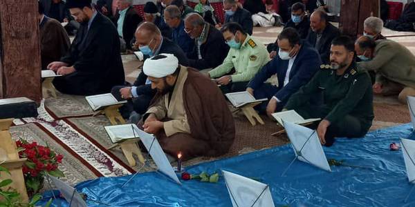 محفل انس با قرآن با حضور اقشار مختلف مردم و مسئولان در روستای فرک برگزار شد