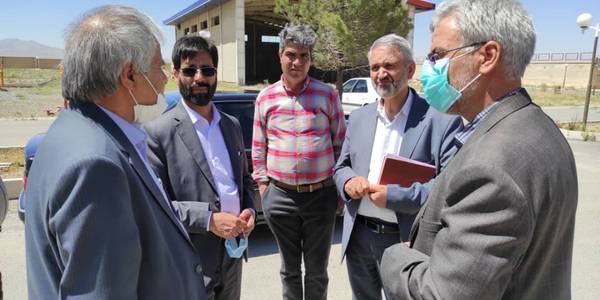 فرماندار و نماینده مردم خمین در مجلس از ورزشگاه کارگران خمین بازدید کردند