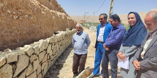 بازدید فرماندار از اجرای طرح هادی و بلوار ورودی روستای وفس