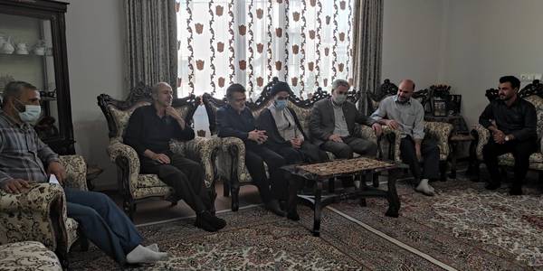 فرماندار  و امام جمعه خمین با دو تن از آزادگان سرافراز دفاع مقدس دیدار کردند.