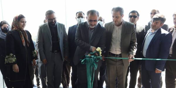 افتتاح  اولین واحد تولیدکننده اسپری‌های تنفسی پودر استنشاقی ایران به مناسبت هفته دولت با حضور استاندار مرکزی
