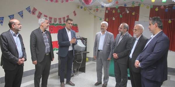 استاندار مرکزی از موسسه خیریه سخای شهرستان خمین بازدید کرد