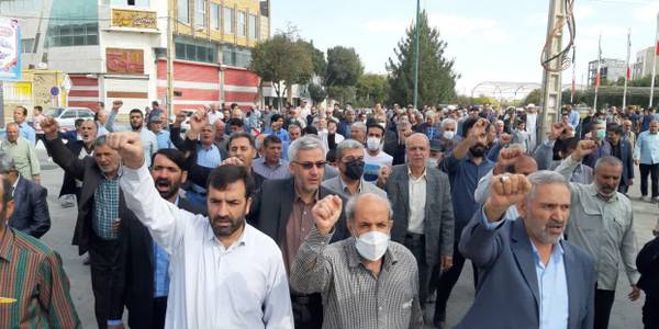 مردم شهرستان خمین جنایت تروریستی در حرم شاهچراغ (ع) شیراز را محکوم کردند