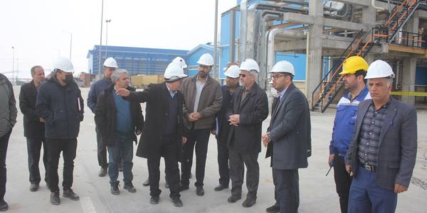 فرماندار و مدیر کل پدافند غیر عامل استان از شرکت دی آریا پلیمر خمین بازدید کردند