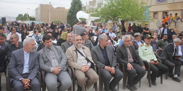 آئین اختتامیه جشنواره گل وگلاب شهابیه شهرستان خمین برگزار شد