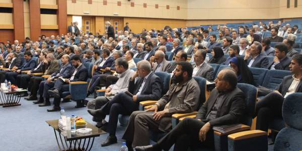 برگزاری همایش گرامیداشت هفته ی شوراهای اسلامی در شهرستان اراک