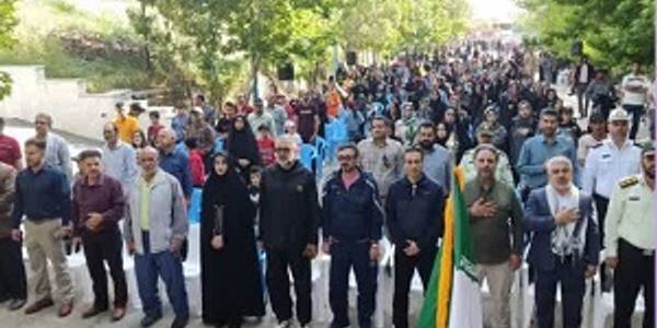 همایش پیاده روی خانوادگی به مناسبت گرامیداشت آزادسازی خرمشهر و دهه کرامت در شهر شازند