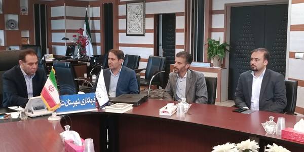 دیدار و نشست سرپرست فرمانداری شهرستان شازند با مدیرکل پست  استان مرکزی