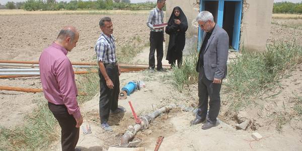 فرماندار از روستای رازان شهرستان خمین بازدید کرد
