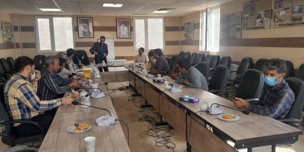 برگزاری کارگاه آموزشی با عنوان آیین نگارش و مکاتبات اداری ویژه دهیاران بخش خنجین شهرستان فراهان