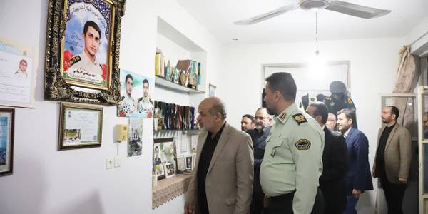 دیدار وزیر کشور با خانواده معظم شهید فراجا «مرتضی کارچانی» در اراک