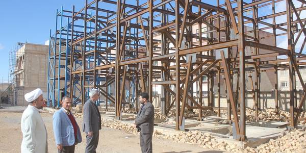فرماندار از پروژه مسکن 36 واحدی کمیته امداد شهرستان خمین بازدید کرد