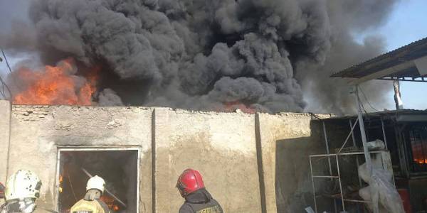 آتش‌سوزی در واحد تولیدی حاجی‌آباد اراک مهار شد