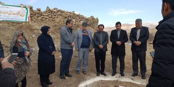 به مناسبت دهه مبارک فجر، آیین کلنگ زنی ساخت یک واحد مسکن محرومین در روستای #وسمق با حضور اتابکی فرماندار، درودیان بخشدار مرکزی، جمعی از مدیران دستگاه های اجرایی، شورای اسلامی، دهیار و اهالی این روستا برگزار گردید.