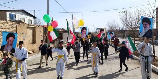 راهپیمایی یوم‌الله ۲۲ بهمن مردم انقلابی روستای سلیم آباد