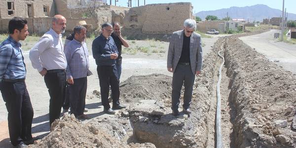 فرماندار و بخشدار مرکزی از تعدادی از روستاهای شهرستان خمین بازدید کردند