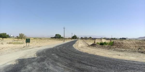 آغاز پروژه زیرسازی و آسفالت  محور ورودی روستای مهدی آباد با مصوبه کمیته برنامه ریزی شهرستان