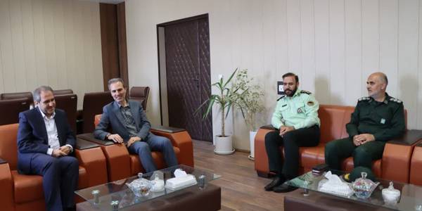 به مناسب هفته قوه قضاییه اعضای شورای تامین شهرستان ساوه  با شریفی رئیس دادگستری و سازنده دادستان عمومی و انقلاب شهرستان دیدار و گفتگو کردند.
