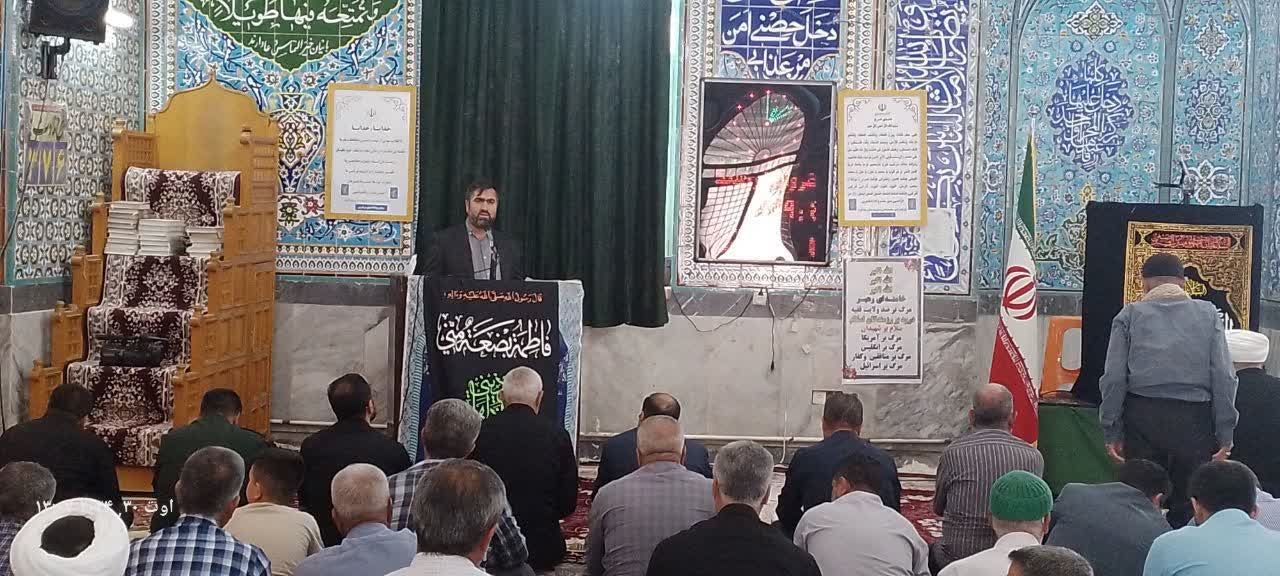 نماز عبادی سیاسی جمعه شهرستان فراهان با سخنرانی فرماندار