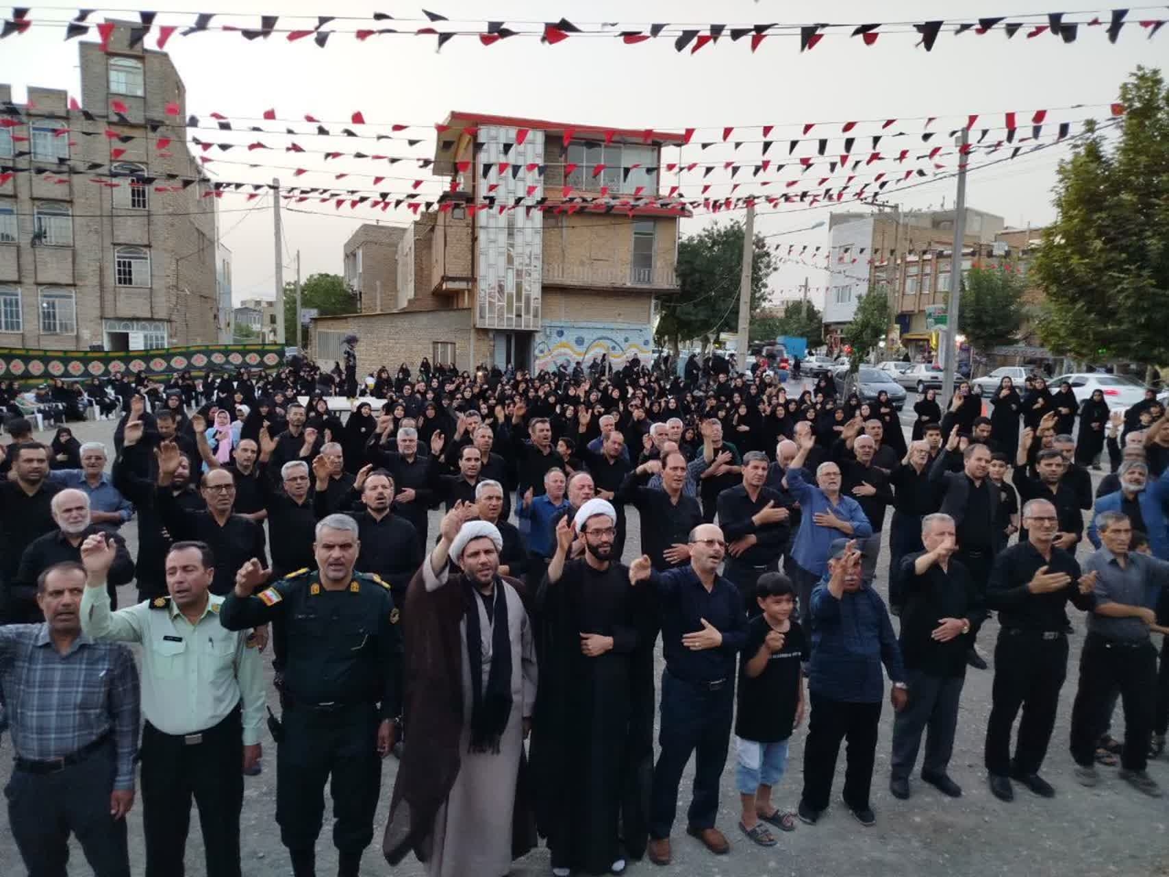 اجتماع عاشوراییان کمیجان و عزاداری برای سالار شهیدان اباعبدالله الحسین (ع)