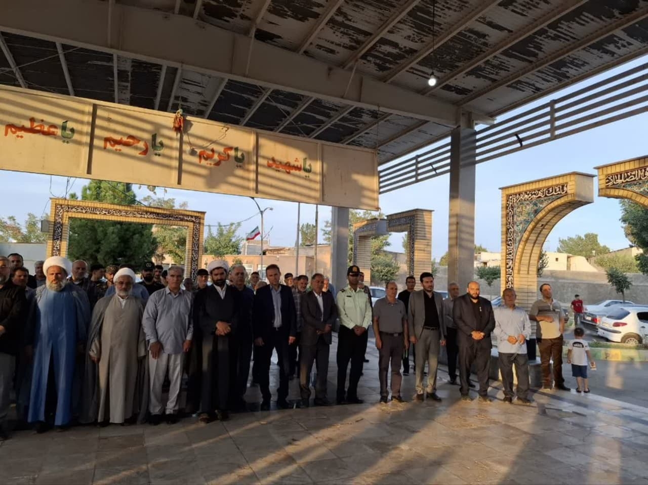 آیین گلباران مزار مطهر ۴۴شهید ودوشهید گمنام شهر زاویه