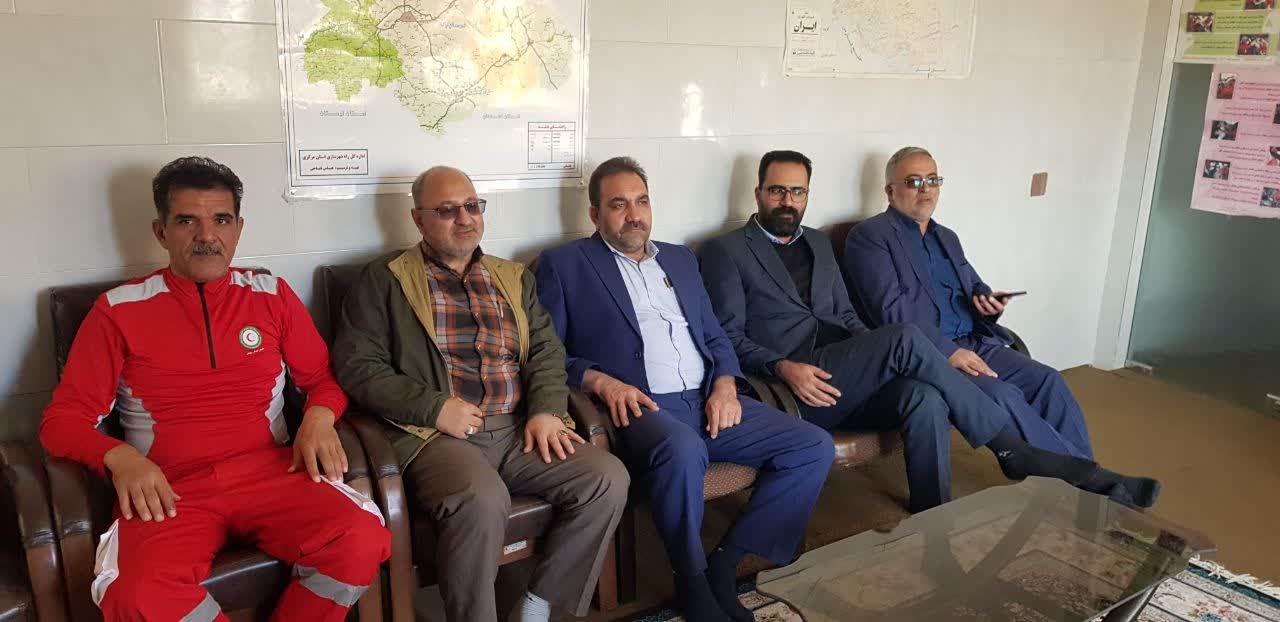 بازدید پزشگ نیا مدیرکل محترم پدافند غیر عامل به همراه هیئت و جناب آقای قاسمی فرماندارمحترم  دلیجان از پایگاه هلال احمر شهرستان دلیجان