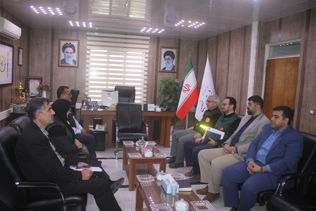 نشست رئیس سازمان مدیریت و برنامه ریزی استان با فرماندار و اعضای ستاد سرشماری عمومی کشاورزی شهرستان خمین برگزار شد