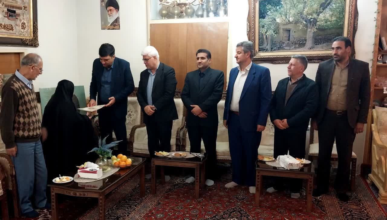 دیدار وتجلیل از مادر شهید والامقام علی نباتی عراقی
