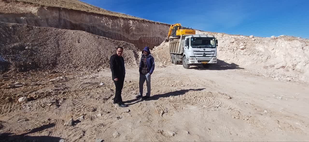 شروع عملیات اجرایی احداث سالن ورزشی روستای چهرقان با مشارکت خیرین و اعتبارات دهیاری