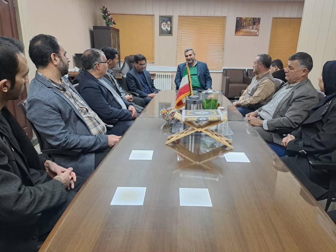 دیدارسرپرست فرمانداری با پرسنل فرمانداری و بخشداری مرکزی