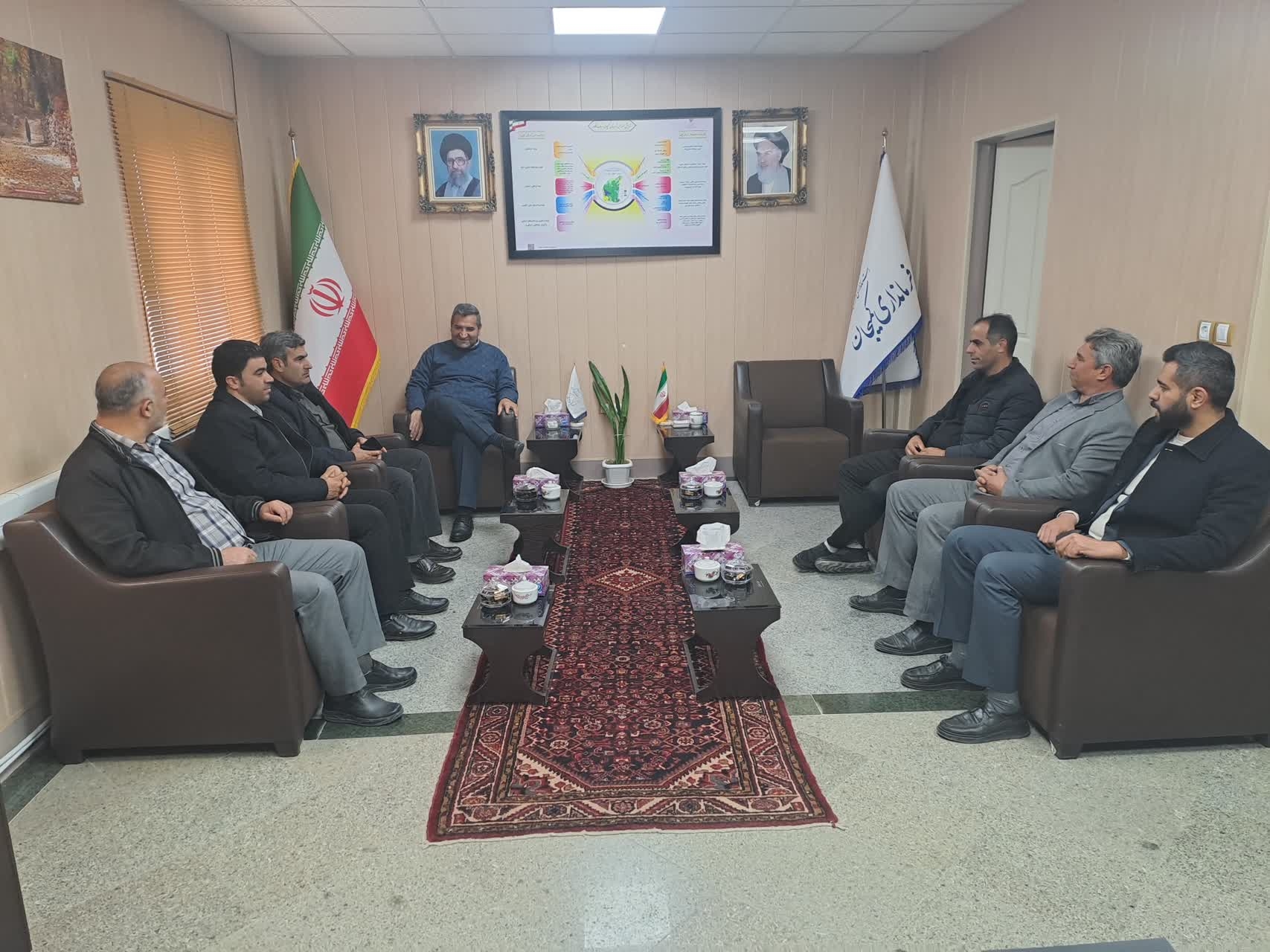 دیدار اعضای شورای اسلامی بخش مرکزی ، اعضای شورای اسلامی  شهرستان و دهیار روستای فتح آباد با سرپرست فرمانداری شهرستان کمیجان