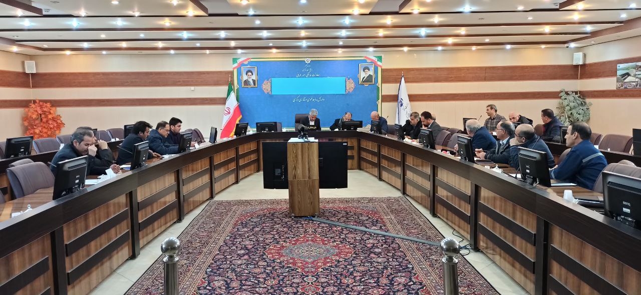 جلسه بررسی موانع اجرای پروژه آزادراه کنار گذر شمالی اراک برگزار شد.