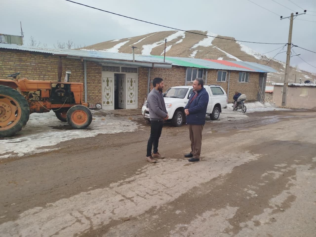 بازدید فرماندار از روستای چناقچی علیا بخش خرقان