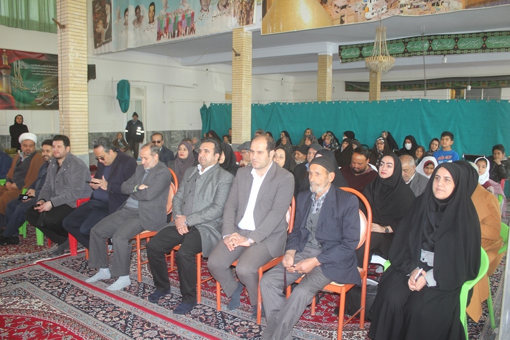 مراسم جشن انقلاب در مسجد جامع روستای سرکوبه شهرستان خمین برگزار شد