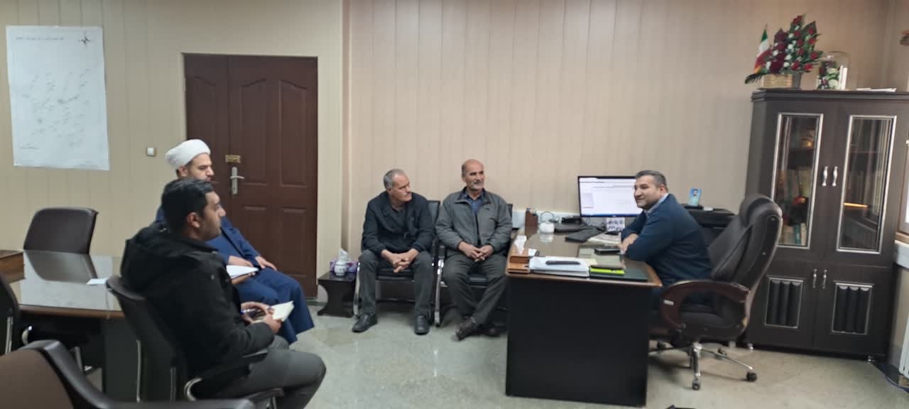نشست شورای اسلامی و دهیار سمقاور با سرپرست فرمانداری