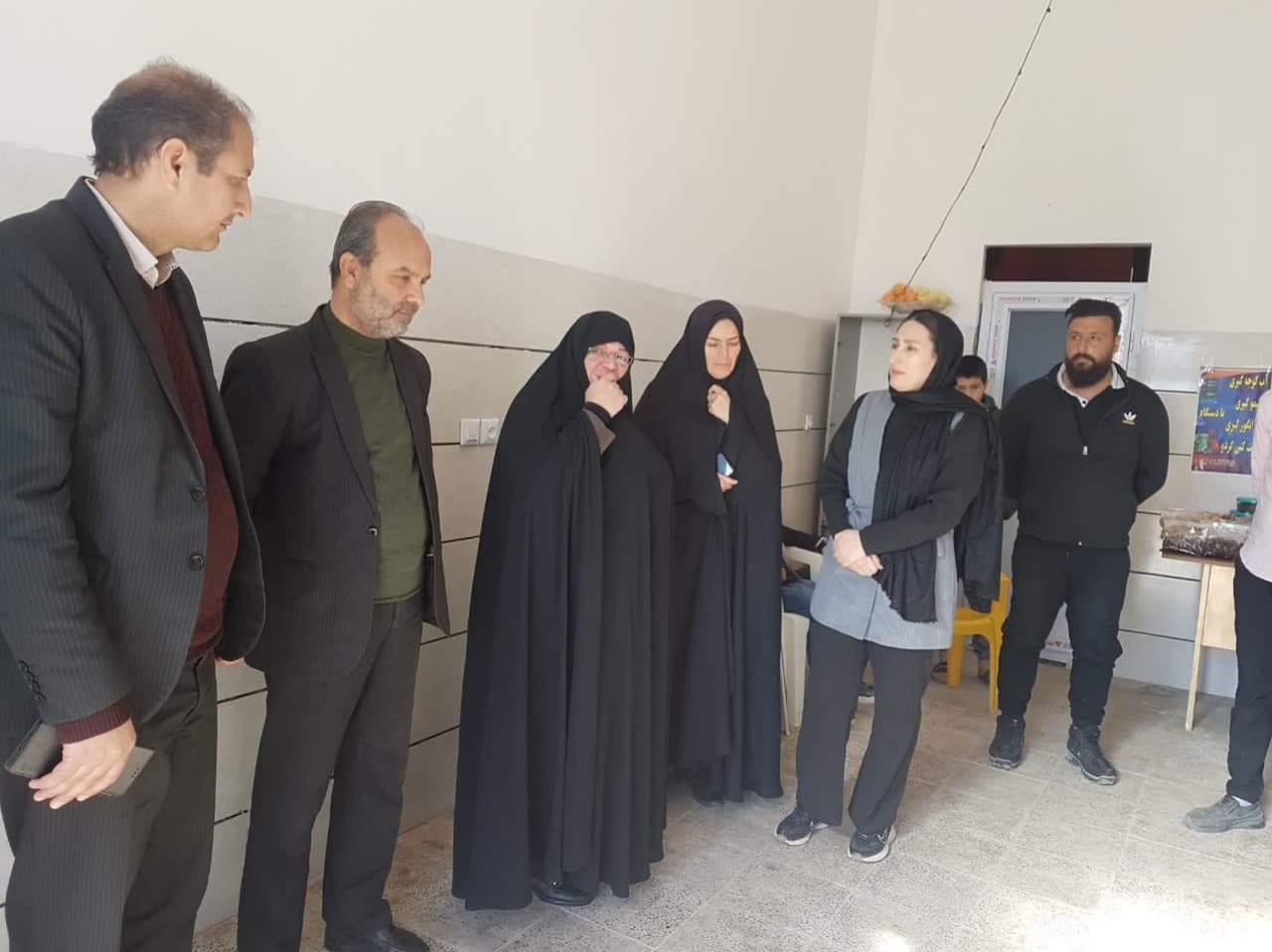 بازدید مفتح زاده مدیر کل امور زنان وخانواده استانداری به مناسبت دهه مبارک فجرانقلاب اسلامی از فعالیت  های اشتغال زایی زنان روستایی در شازند