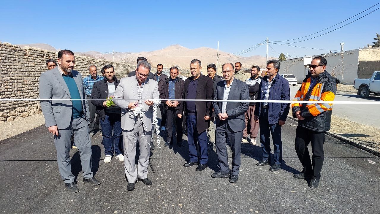 آیین افتتاح پروژه‌‌های زیرسازی و آسفالت معابر روستای کوه‌سفید برگزار شد.