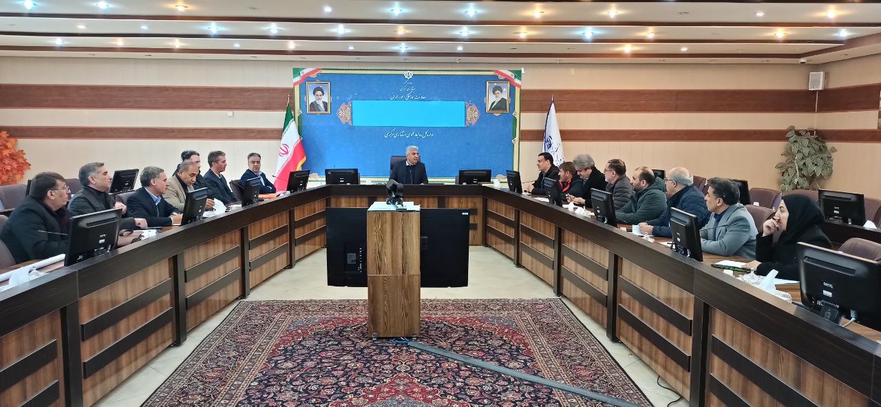 جلسه واگذاری ساختگاه های منتخب استان به سرمایه گذاران جهت احداث نیروگاه خورشیدی برگزار شد.