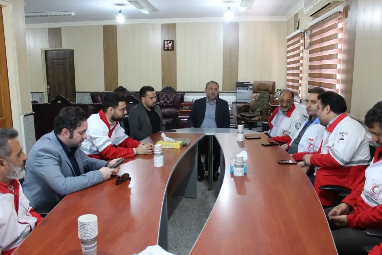 دیدار مدیر کل جمعیت هلال احمر با فرماندار