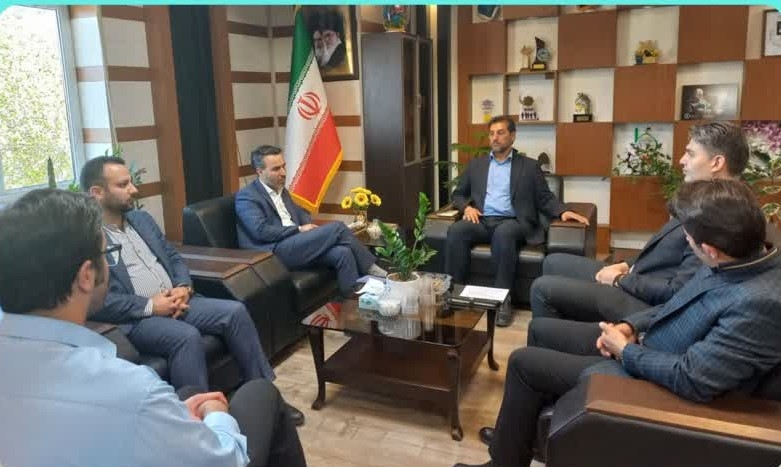 دیدار و نشست مدیر فناوری اطلاعات، امنیت فضای مجازی و شبکه دولت استانداری با سرپرست فرمانداری شهرستان شازند